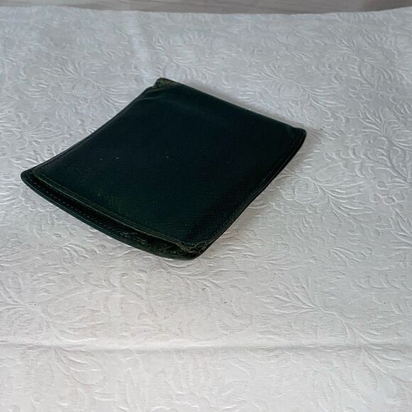 Authentic Men’s Louis Vuitton Green Leather Wallet - Picture 5 of 14